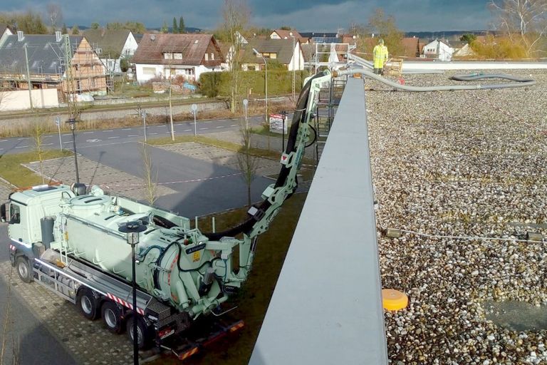 Saugbagger Sankt Augustin - Flachdachsanierung